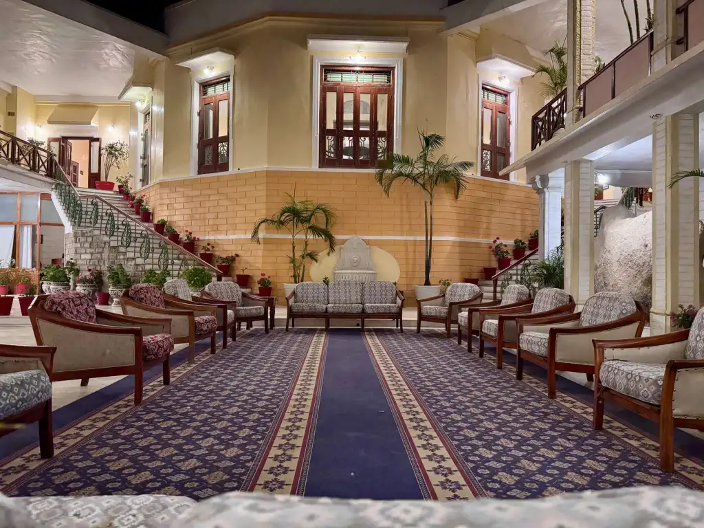 海口企业名片设计注意事项与材质选择建议
